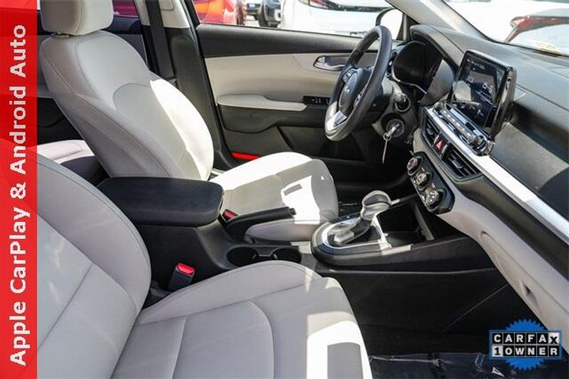 Used 2023 Kia Forte LXSImage 17
