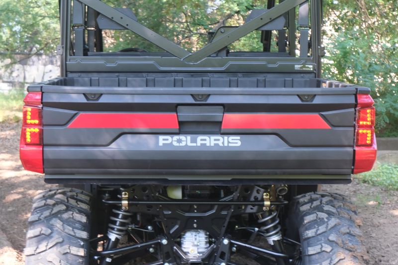 2025 Polaris RANGER CREW XP 1000 PREMIUM SUNSET RED Image 5