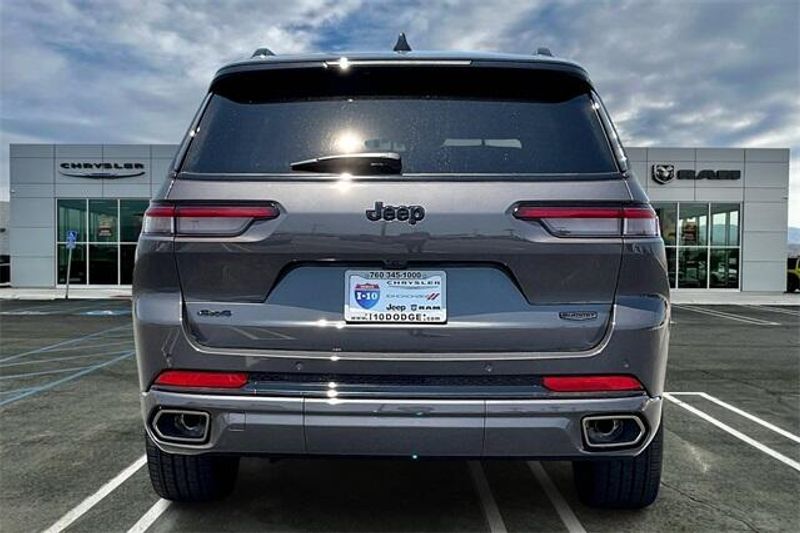 New 2025 Jeep Grand Cherokee L Summit 4x4Image 3