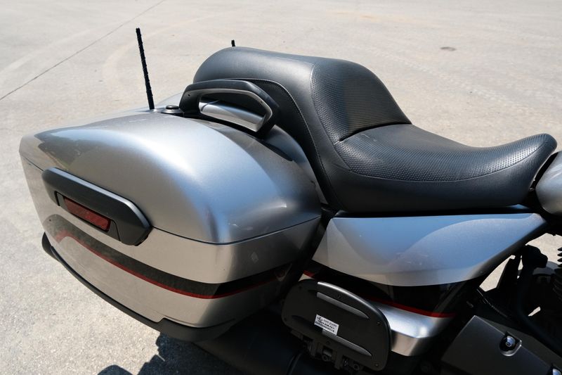 USED 2018 YAMAHA STAR ELUDER Image 9