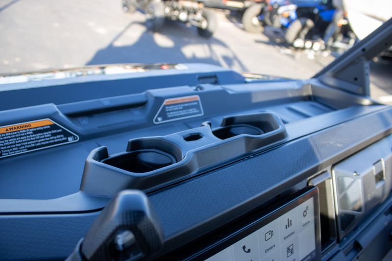 NEW 2026 CAN-AM DEFENDER MAX LONE STAR HD11 Image 25