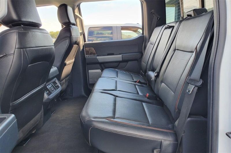 2024 Ford F-350 Lariat photo 28