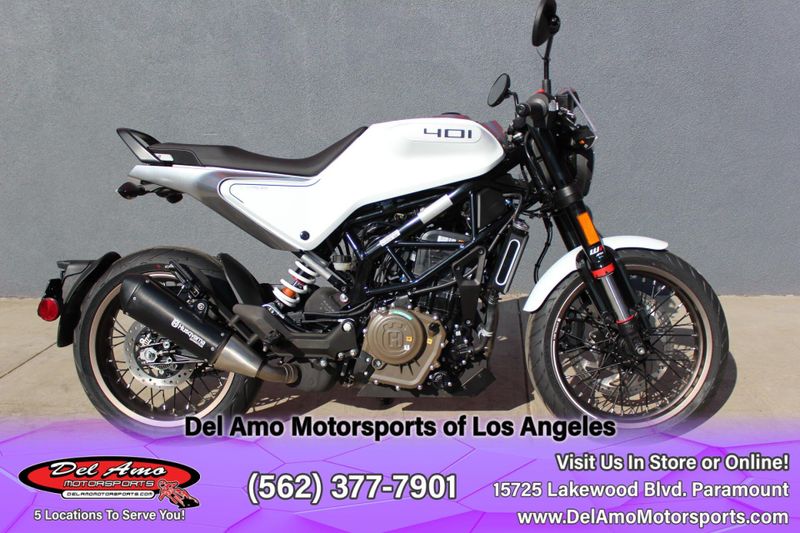 2023 HUSQVARNA VITPILEN 401  in a WHITE exterior color. Del Amo Motorsports of Los Angeles (562) 262-9181 delamomotorsports.com 