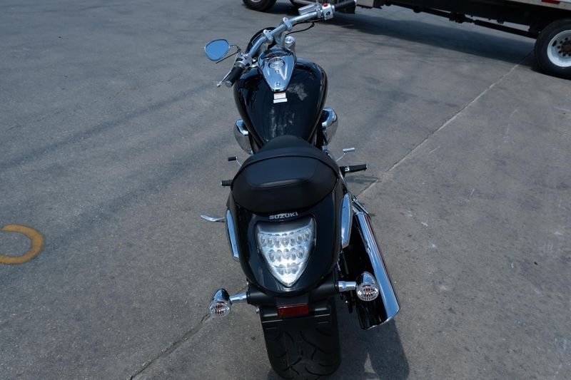 NEW 2025 SUZUKI BOULEVARD M109R Image 4