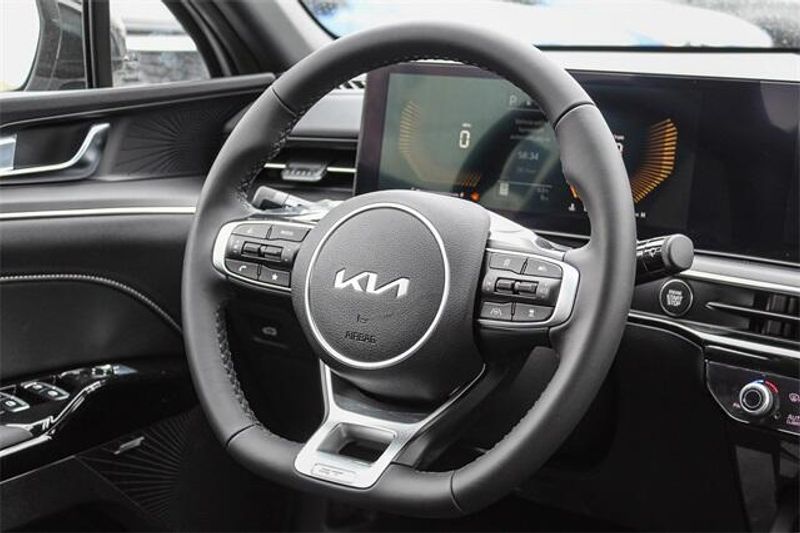 2025 Kia K5 GT-LineImage 8