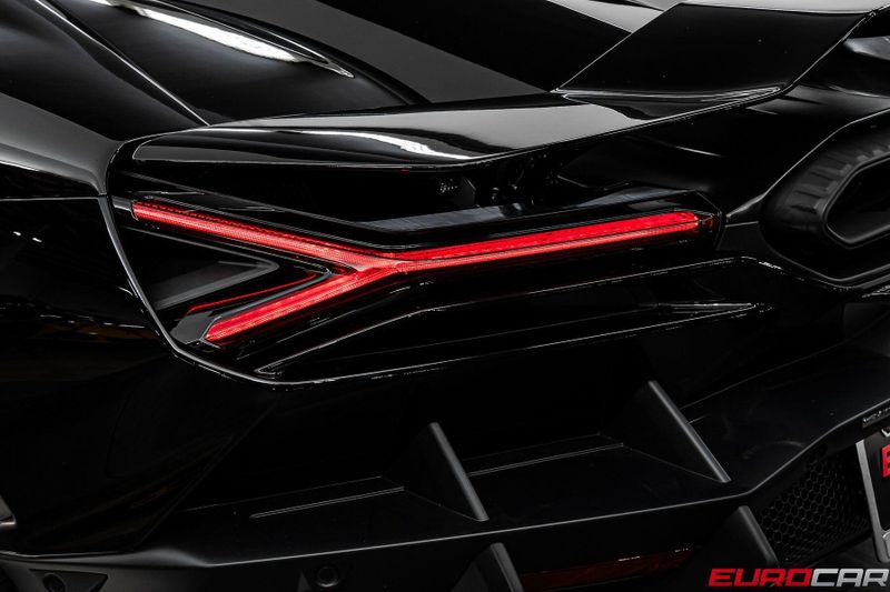 2025 Lamborghini Revuelto *PASSENGER DISPLAY * FULL PPF*Image 21