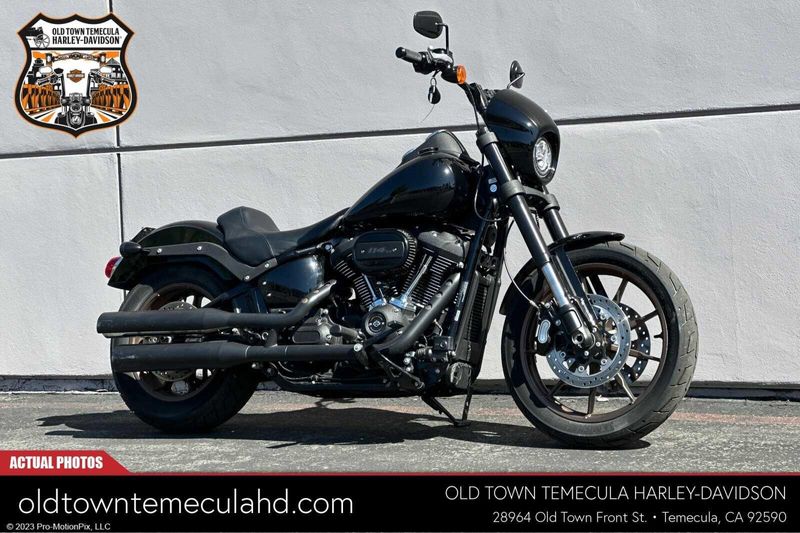 2021 Harley-Davidson Softail in a Black exterior color. BMW Motorcycles of Temecula – Southern California (951) 506-6903 bmwmotorcyclesoftemecula.com 