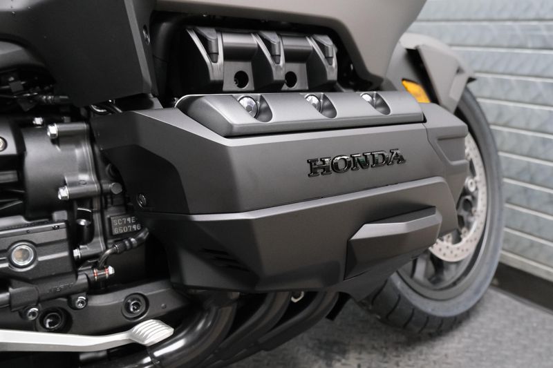 NEW 2026 HONDA GOLDWING AUTOMATIC DCT Image 14