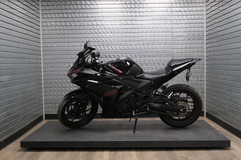 USED 2018 YAMAHA YZF-R3 Image 6