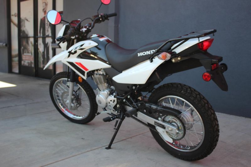 2024 Honda XR150L Image 2