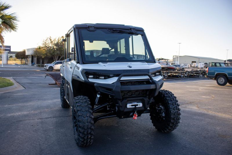 NEW 2026 CAN-AM DEFENDER MAX LIMITED CAB HD11 Image 1