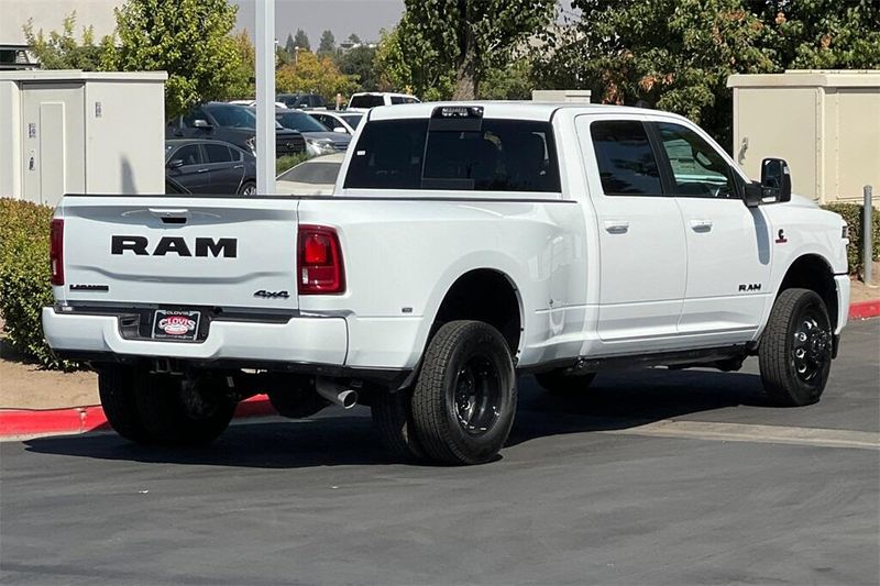 2025 Ram 3500 Laramie photo 4