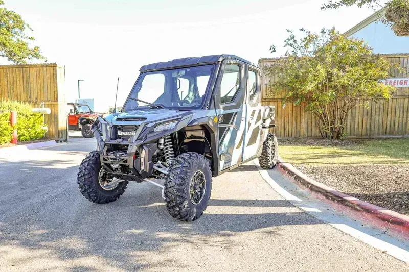 NEW 2025 KAWASAKI RIDGE XR CREW LIMITED METALLIC BLUISH GRAY Image 4