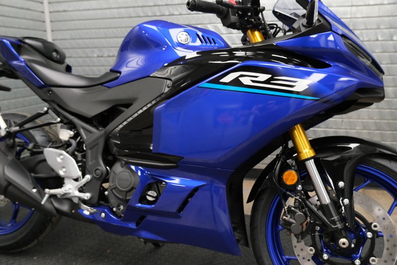 NEW 2026 YAMAHA YZFR3 ABS Image 10