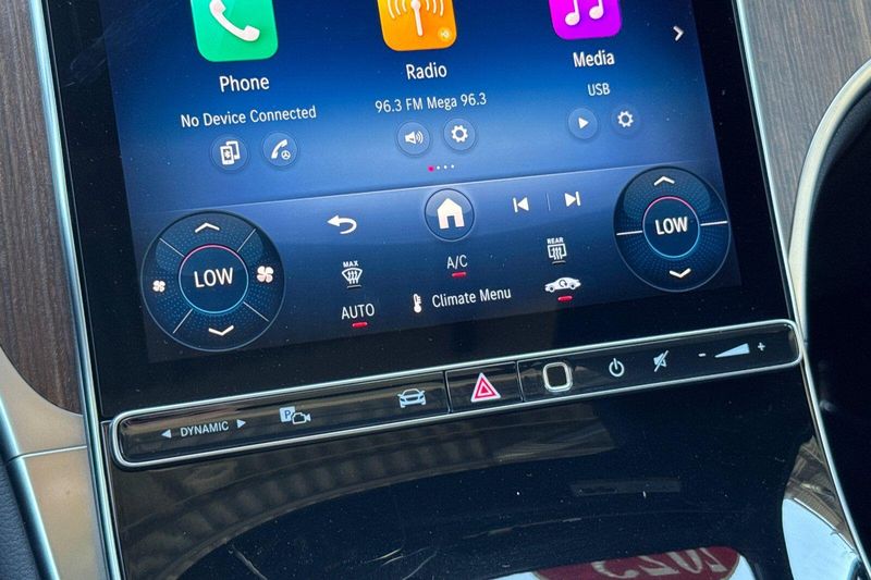 Used 2025 Mercedes-Benz GLC 300Image 23