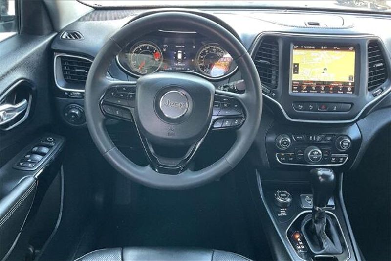 Used 2023 Jeep Cherokee AltitudeImage 4