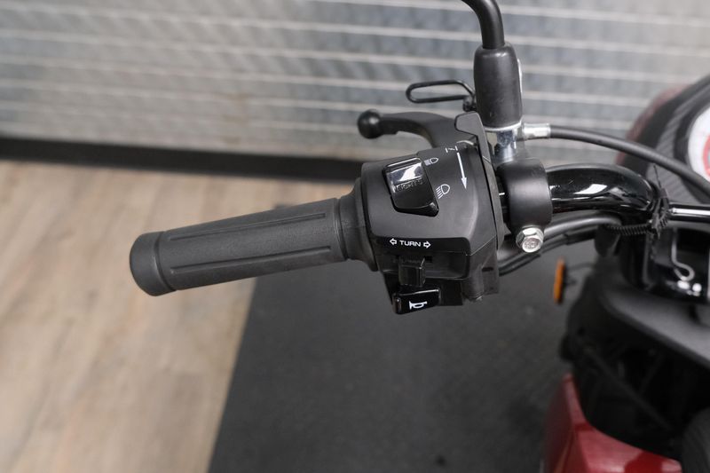 USED 2024 HONDA NAVI Image 20