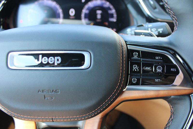 2025 Jeep Grand Cherokee L Summit Reserve photo 15