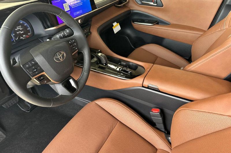 New 2026 Toyota Crown Signia XLEImage 9