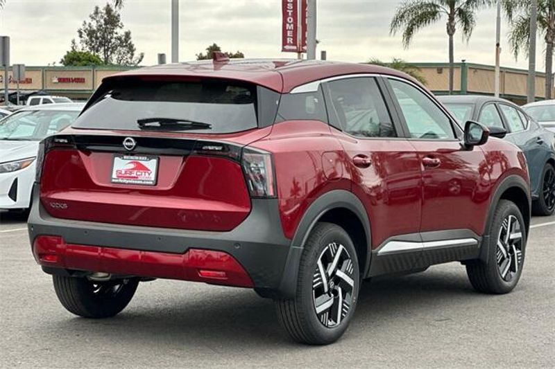 New 2025 Nissan Kicks SVImage 3