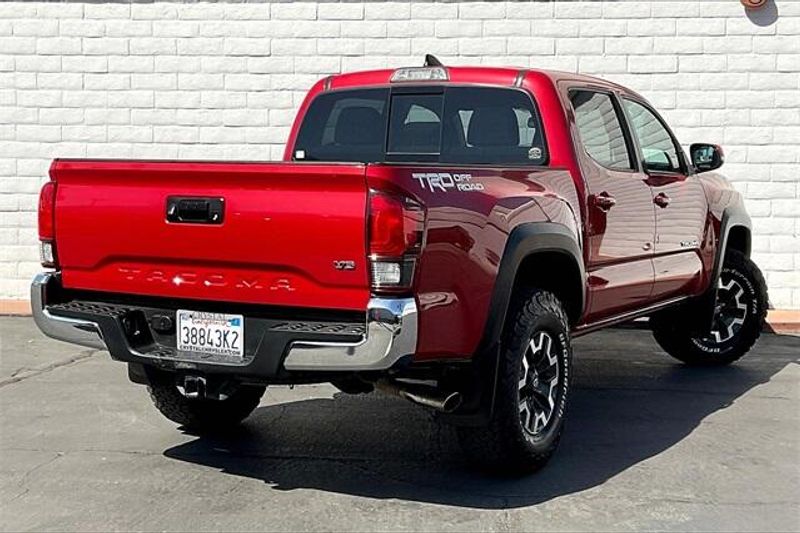 2018 Toyota Tacoma TRD Off-RoadImage 13