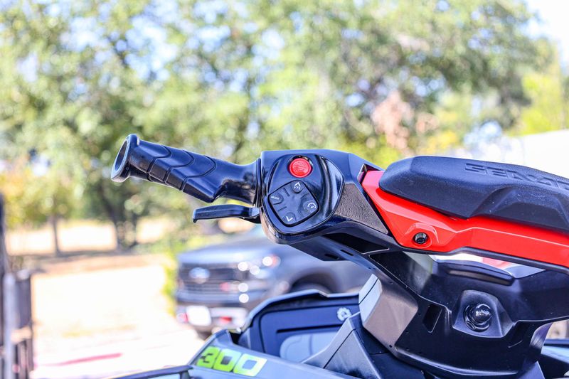 USED 2021 SEADOO RXTX 300 Image 9