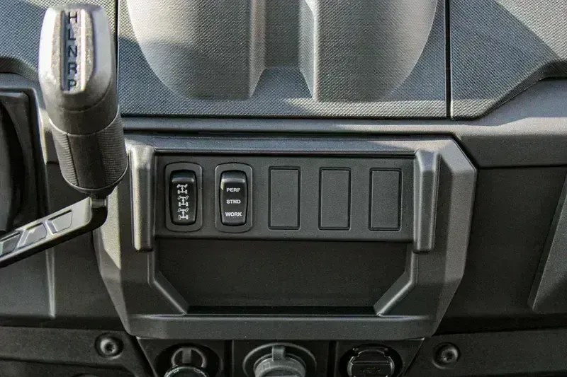 NEW 2026 POLARIS RANGER CREW XP 1000 PREMIUM Image 14