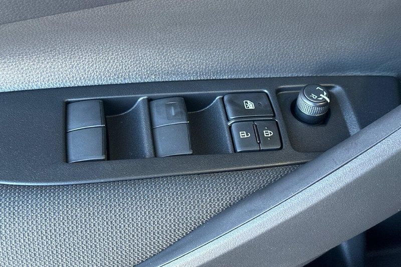 New 2027 Toyota Corolla Hybrid LEImage 11