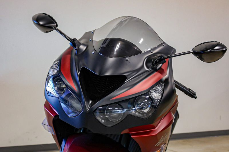 2025 Kawasaki NINJA ZX14R ABS METALLIC MATTE RED AND METALLIC FLAT SPARK BLACK AND METALLIC MATTE GRAPHITE GRAYImage 13