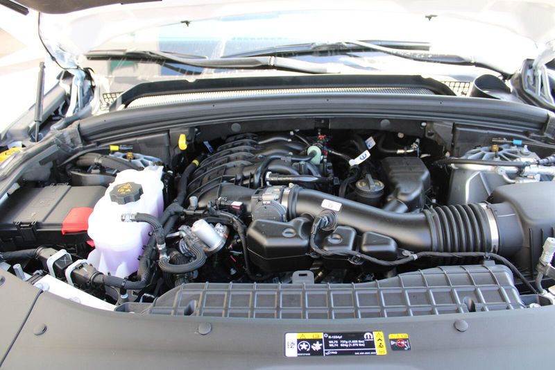 2025 Jeep Grand Cherokee L Summit Reserve photo 4
