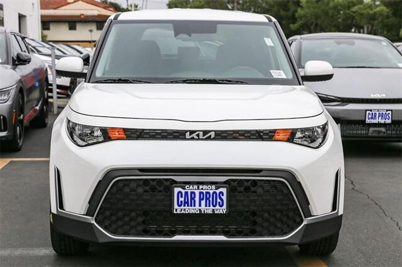 2025 Kia Soul LXImage 3