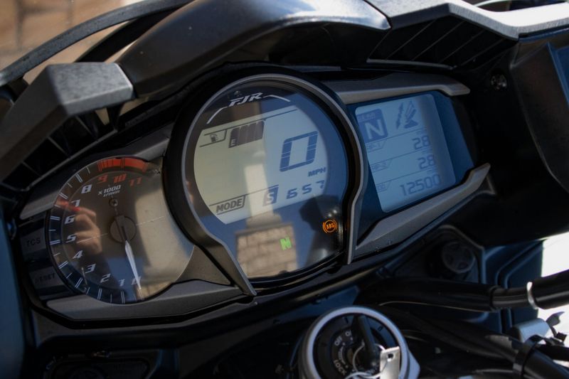 USED 2016 YAMAHA FJR1300A CA Image 16