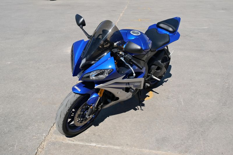 Used 2016 Yamaha YZFR6 BLUE AND SILVER Image 7