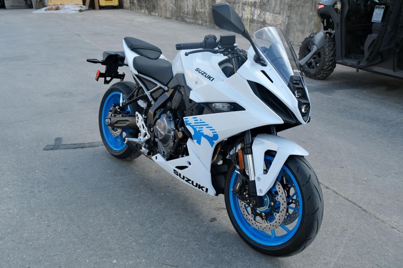 NEW 2026 SUZUKI GSX8R Image 1