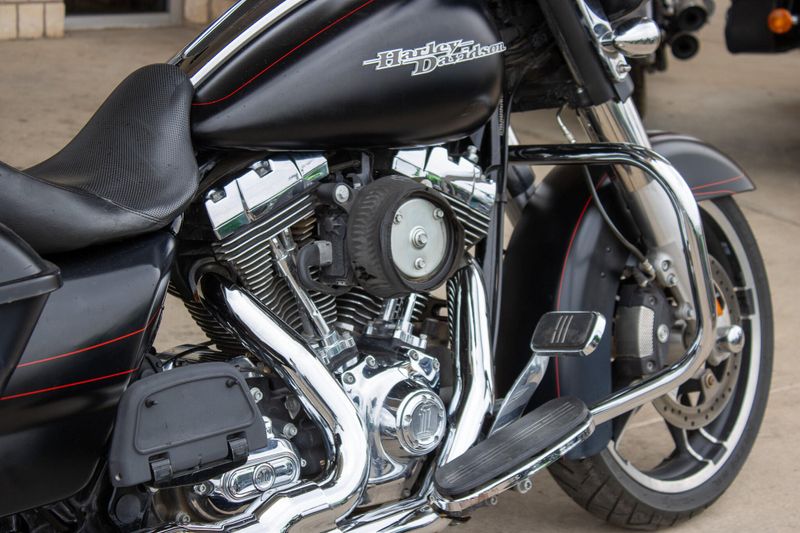 USED 2016 HARLEY STREET GLIDE SPECIAL Image 11