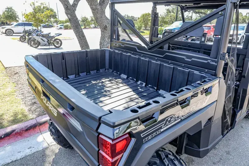 2025 Polaris RANGER CREW XP 1000 TEXAS EDITION BLACK CRYSTAL Image 15