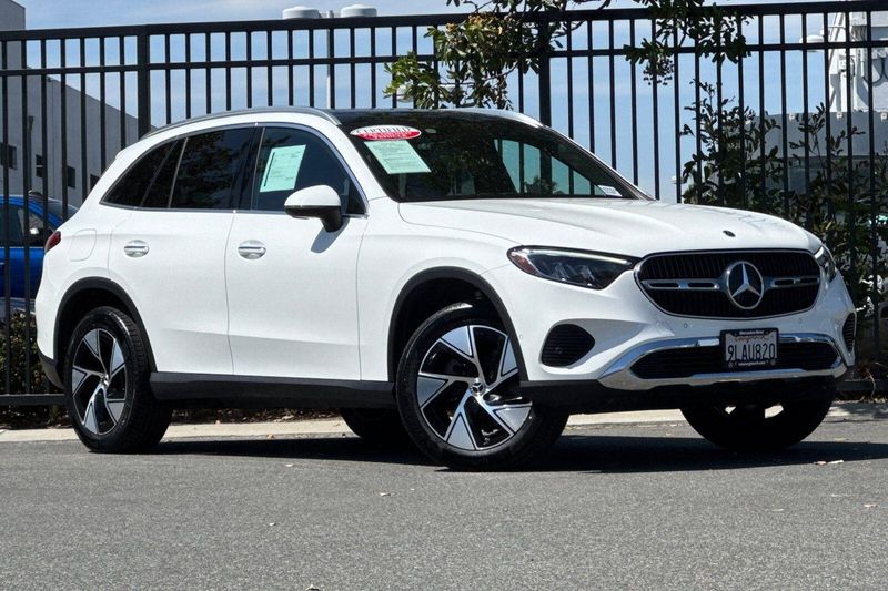 Used 2024 Mercedes-Benz GLC 300Image 2