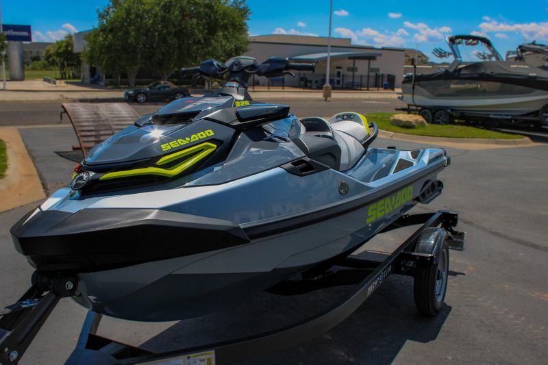 2025 SEADOO RXPX 325 WITH SOUND SYSTEM ICE METAL AND MANTA GREEN Image 2