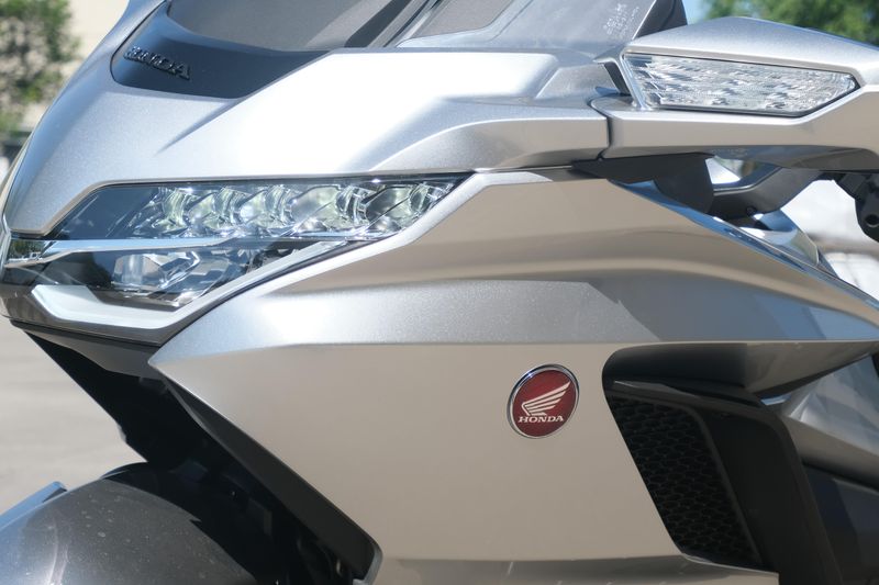 NEW 2025 HONDA GOLD WING TOUR DCT  in a LIGHT SILVER METALLIC exterior color. Family PowerSports (877) 886-1997 familypowersports.com 