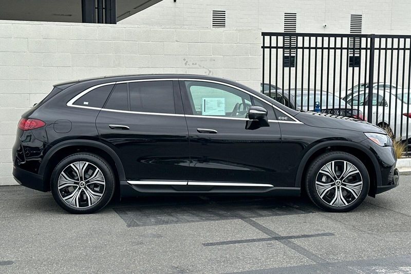 2023 Mercedes-Benz EQE 350+ SUVImage 3