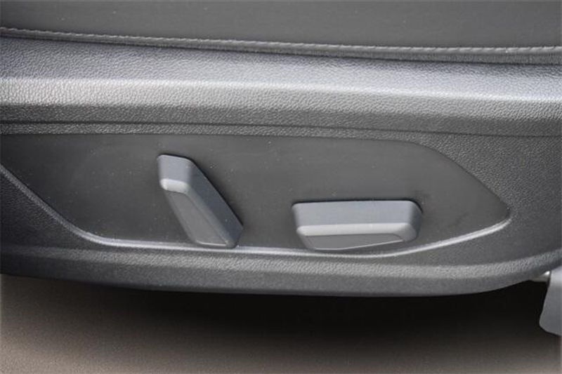 New 2025 Kia Sorento EXImage 12
