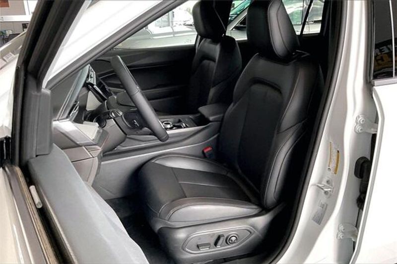 New 2026 Jeep Cherokee Limited 4x4Image 6