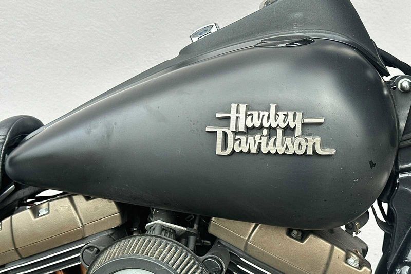 2017 Harley-Davidson Dyna in a BLACK DENIM exterior color. BMW Motorcycles of Temecula – Southern California 951-395-0675 bmwmotorcyclesoftemecula.com 