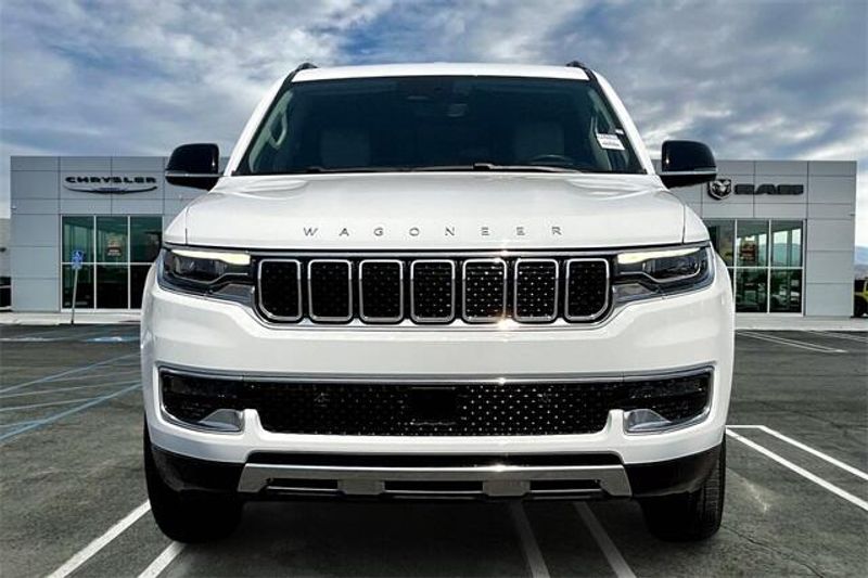 2023 Jeep Wagoneer Series IIIImage 2