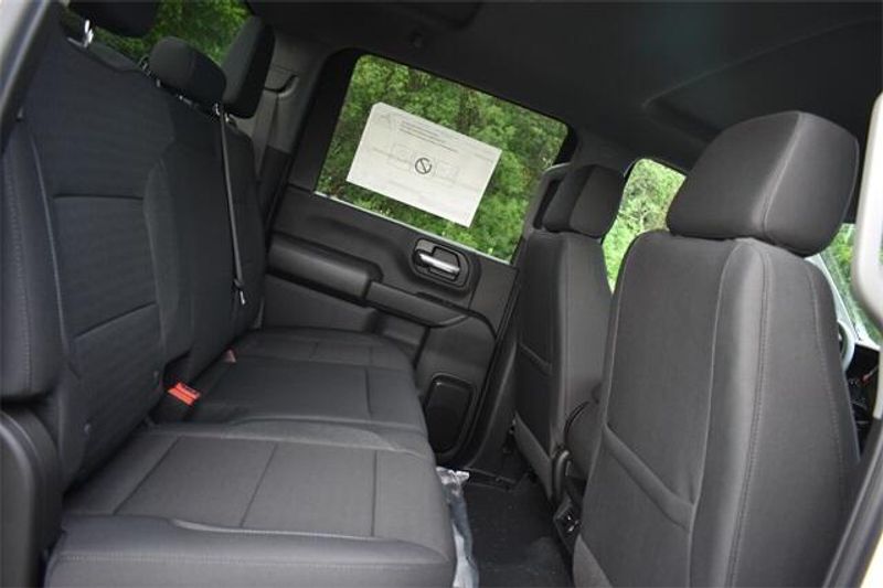 New 2025 Chevrolet Silverado 2500HD CustomImage 16