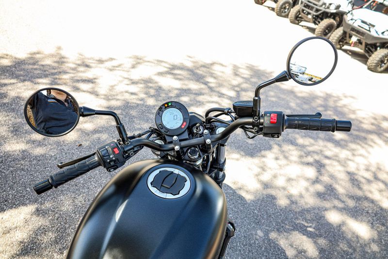2025 Kawasaki ELIMINATOR ABS  METALLIC FLAT SPARK BLACK Image 7