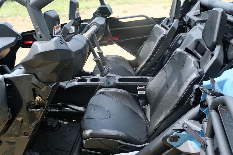 2025 Can-Am MAVERICK X3 MAX RS TURBO SCANDI BLUE AND ORANGE CRUSH Image 12