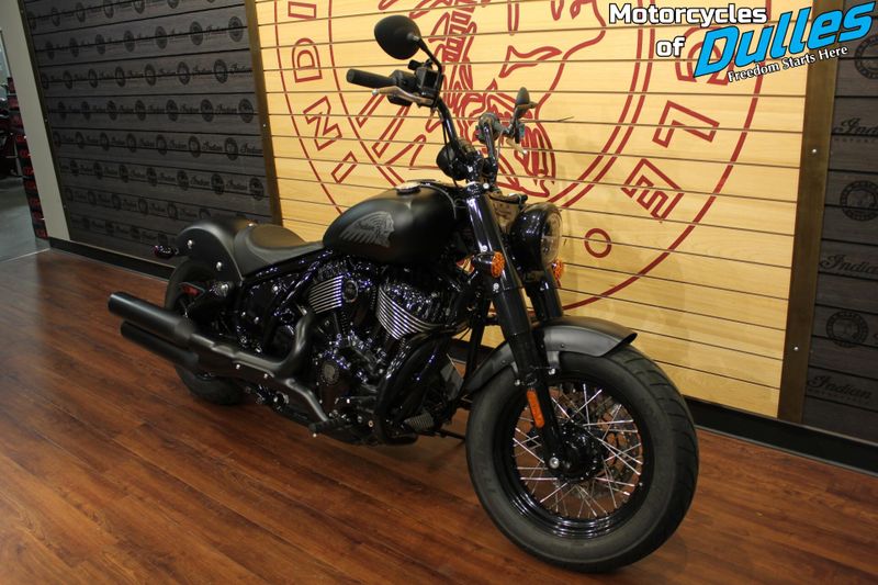 2023 Indian Motorcycle Chief Bobber Dark Horse Image 2