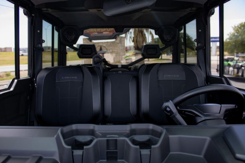 NEW 2026 CAN-AM DEFENDER LIMITED CAB HD11 Image 11