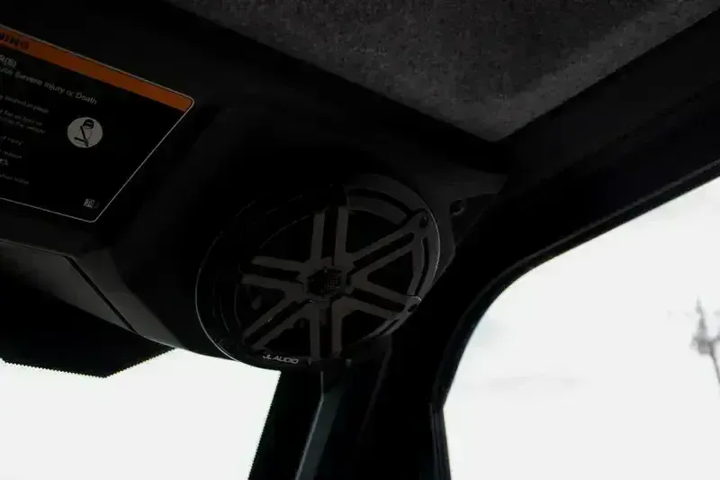 NEW 2026 CAN-AM DEFENDER MAX LIMITED CAB HD11 Image 13